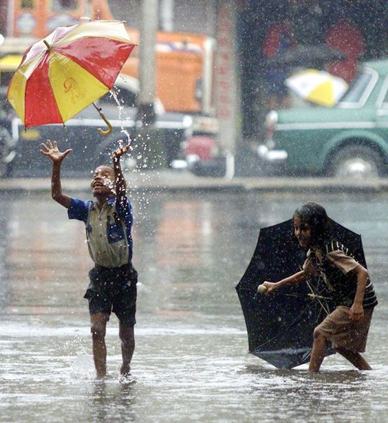 印度的浪漫雨中情