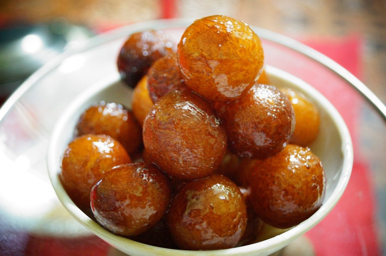 印度必吃：甜度爆表的印度庶民甜食 Gulab Jamun