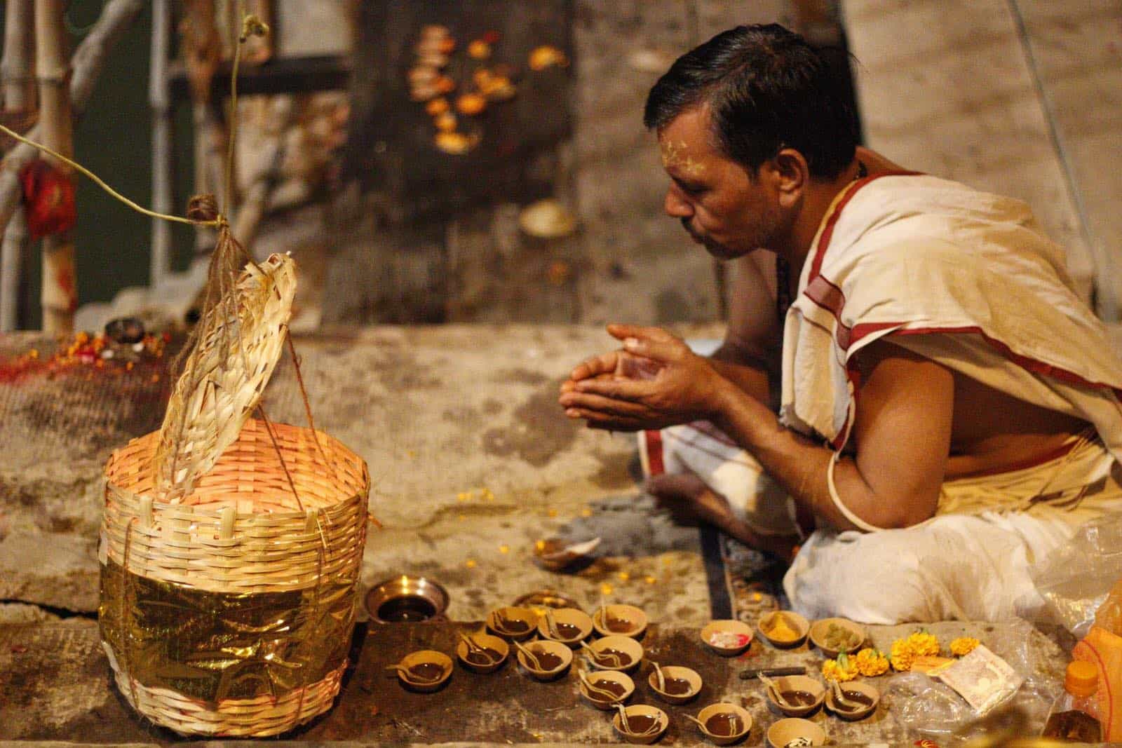 印度隱藏版攻略：眾神之光節 Dev Deepawali，百萬盞陶土油燈閃耀恆河