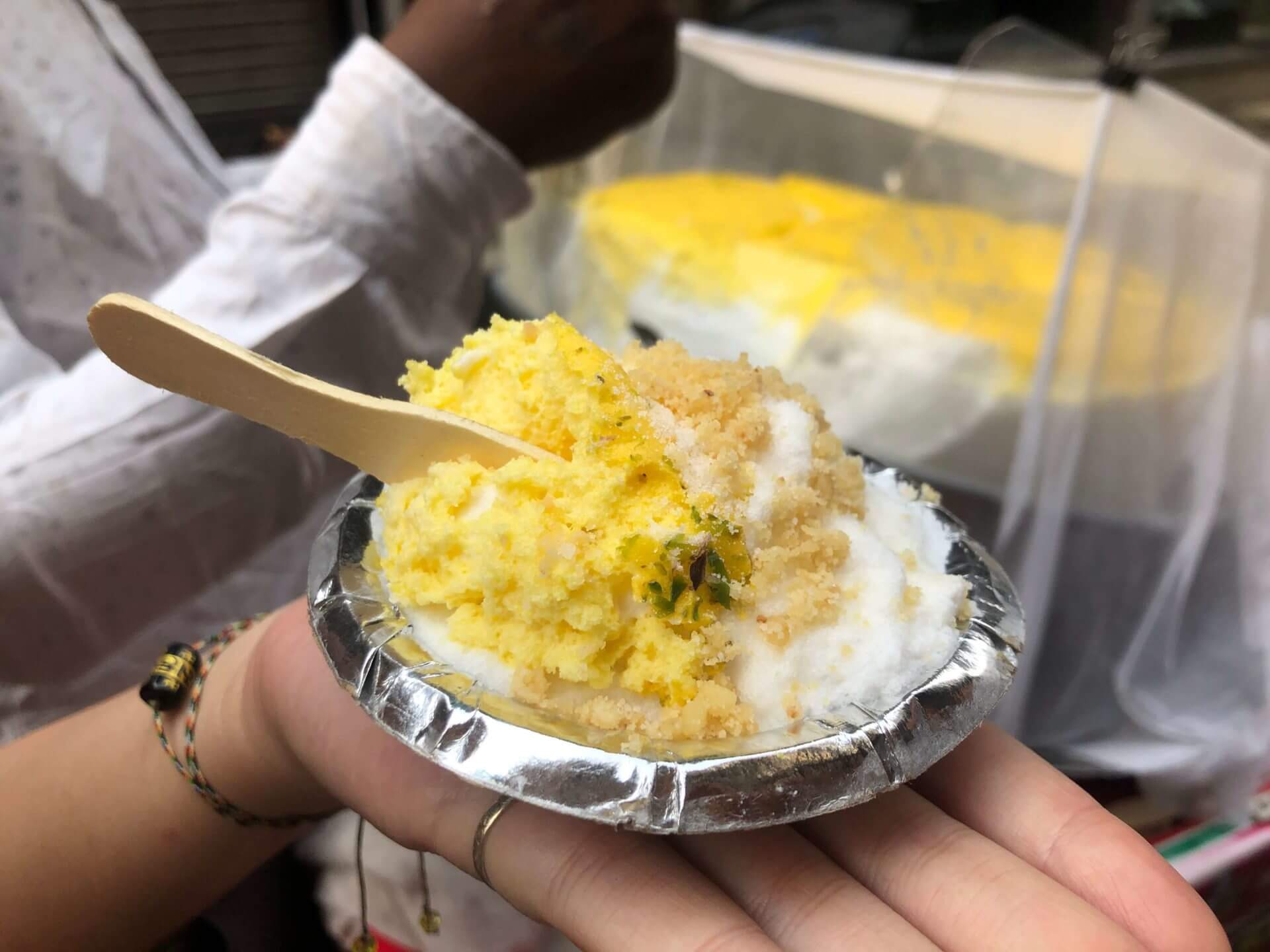 印度必吃：舊德里冬季限定甜點！印度的奶製舒芙蕾 Daulat Ki Chaat